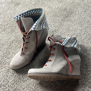 Anthropologie Holding Horses grey Ankle Booties
